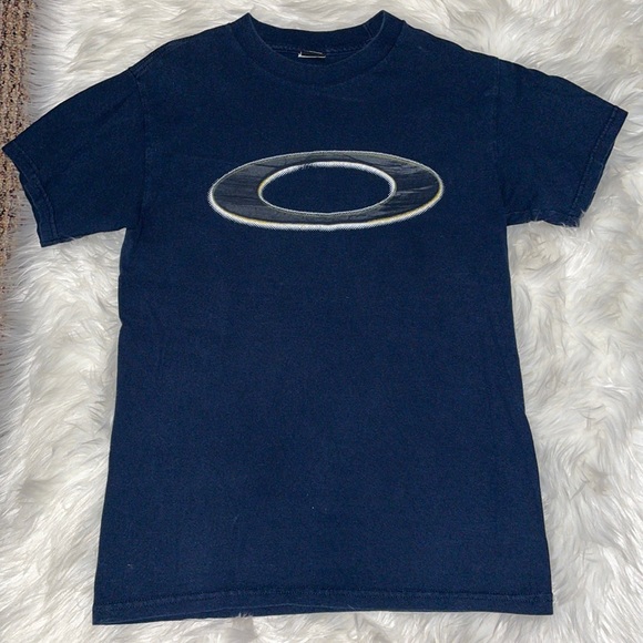 5 for $30🎈 Crop it?Oakley T-shirt - Picture 1 of 3